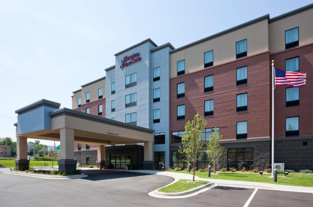 Hampton Inn & Suites Minneapolis West/ Minnetonka Main image 1